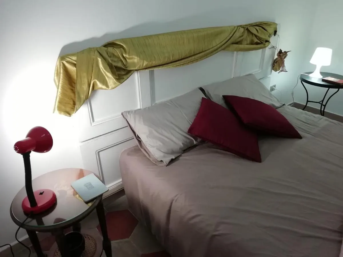 Rosso Quintino Apartment Bari