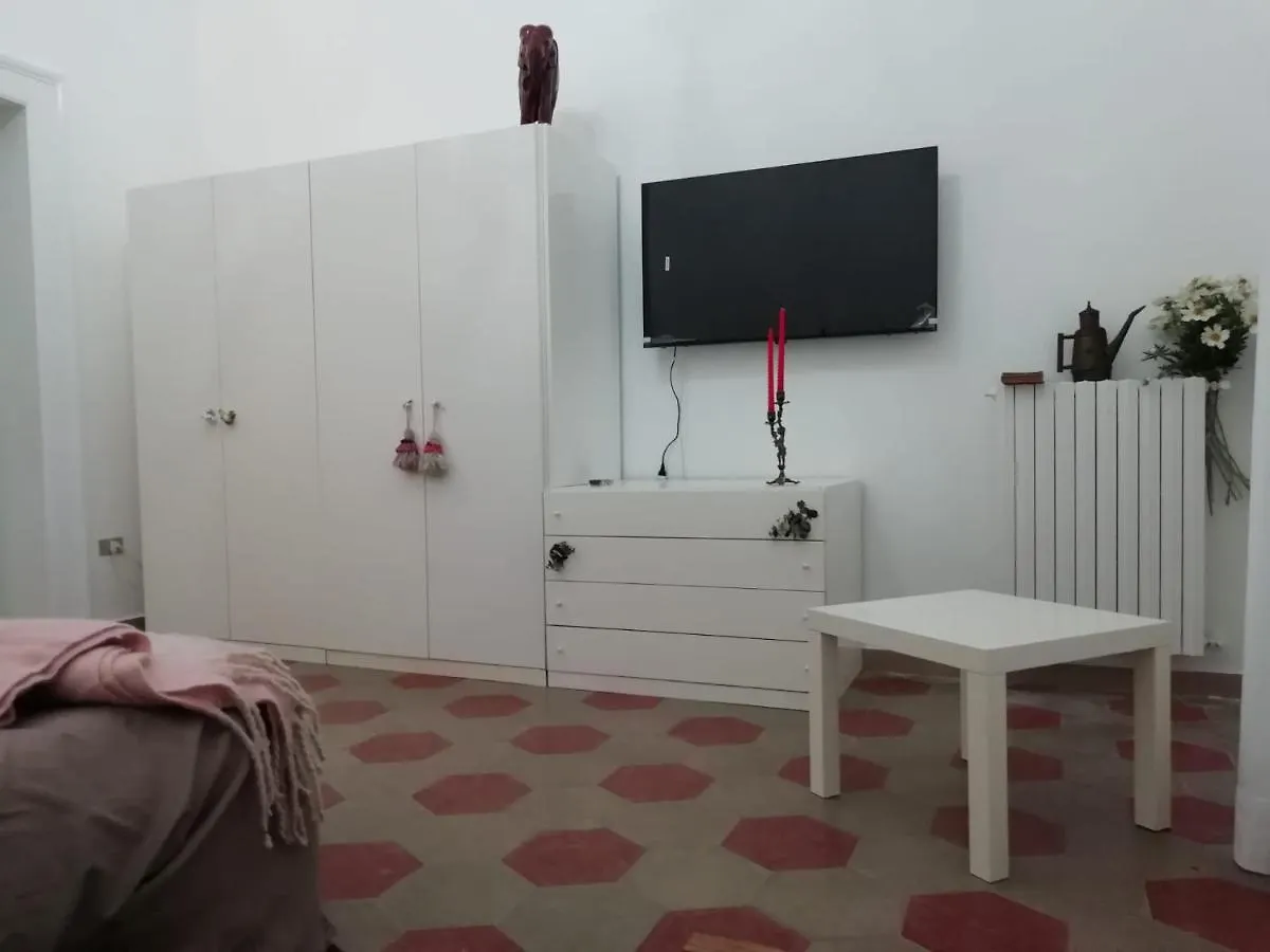 Rosso Quintino Apartment Bari
