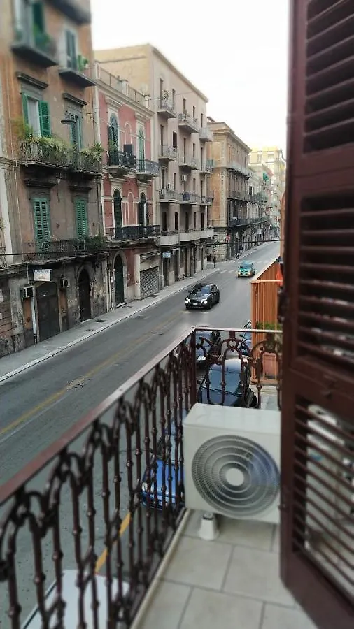 Rosso Quintino Apartment Bari Italy